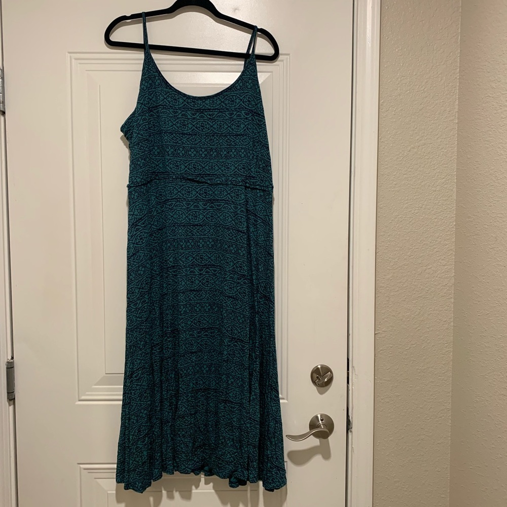 Loft brand dress. Super comfy!